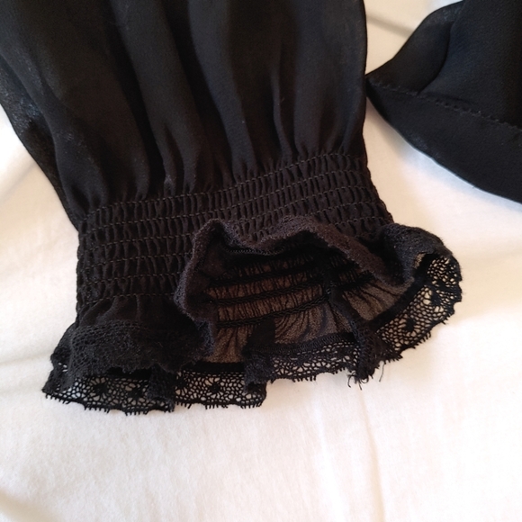 Aritzia Wilfred black sheer ruffle & lace pirate button down blouse. Size M. - Picture 9 of 11
